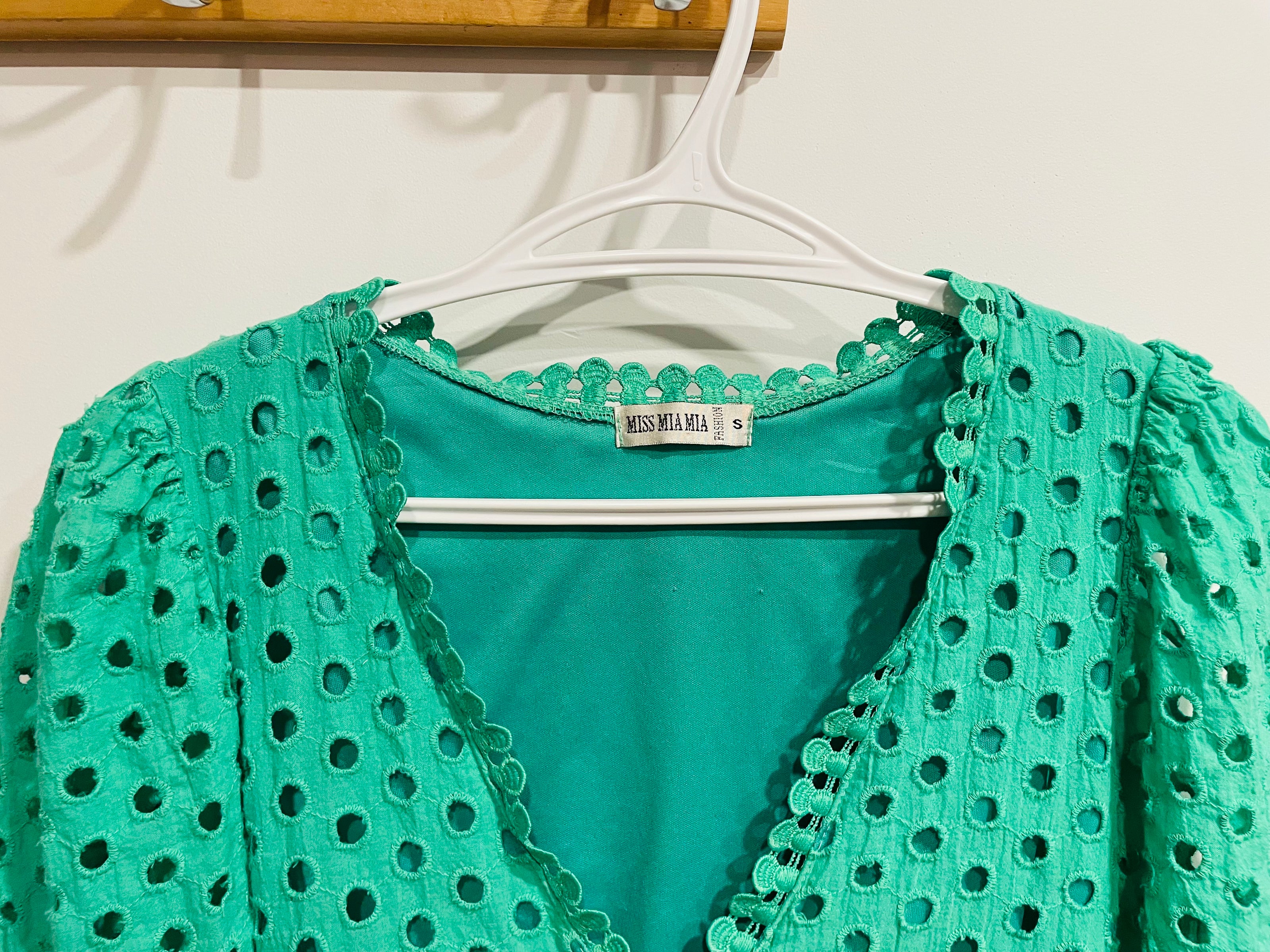 Haut crop top vert dentelle manches 3/4 - Miss Mia Mia - taille small