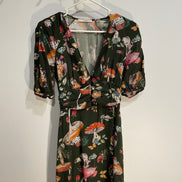 Robe verte motifs champignons, manches courtes bouffantes / Lez a Lez / Taille small