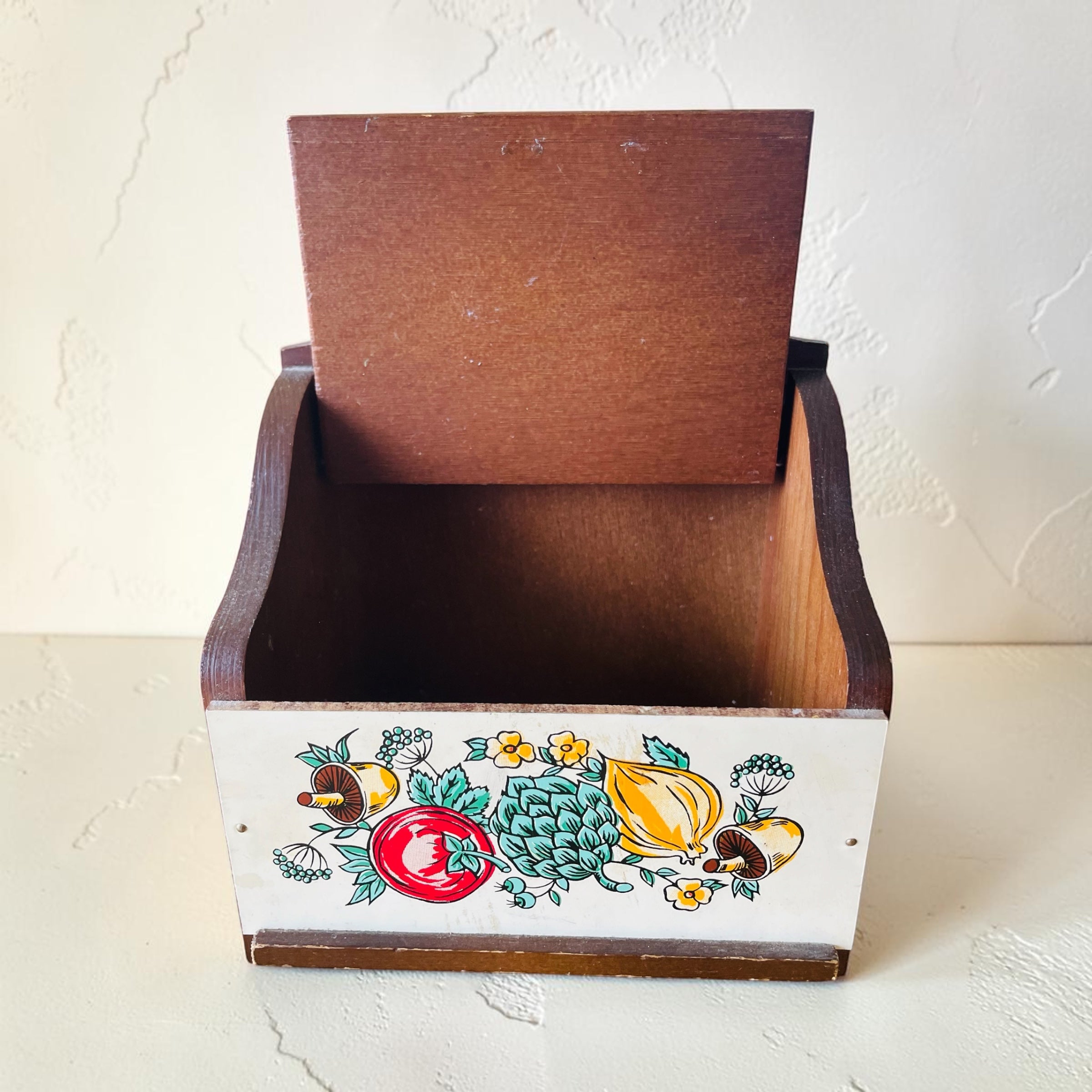 Petite boîte en bois vintage