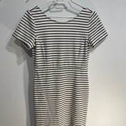 Robe rayée noire et blanche / Banana Republic / Taille 6p
