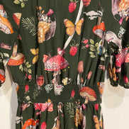 Robe verte motifs champignons, manches courtes bouffantes / Lez a Lez / Taille small