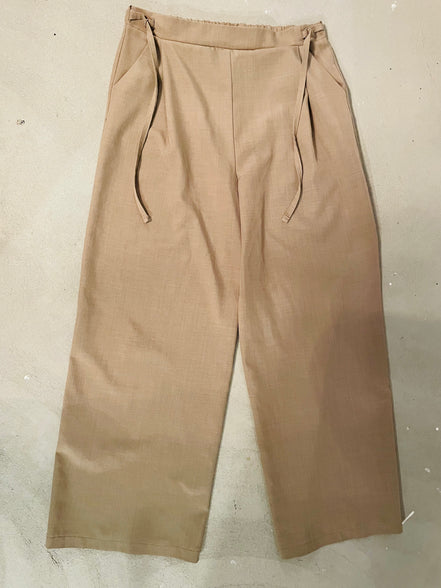 Lacey beige trousers - Daily Story