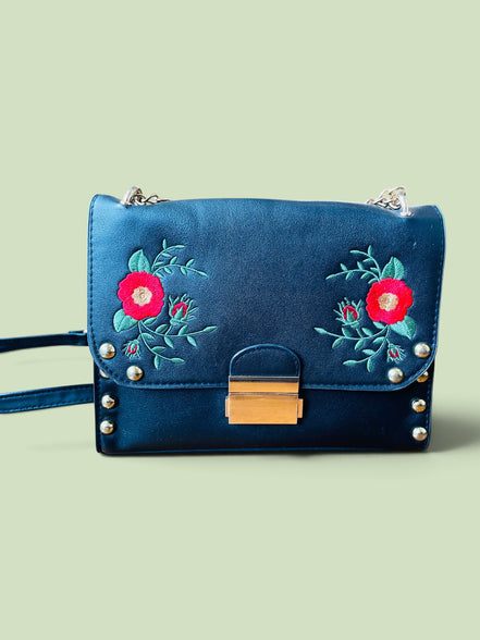 Petit sac cuir noir et broderies florales / Topten