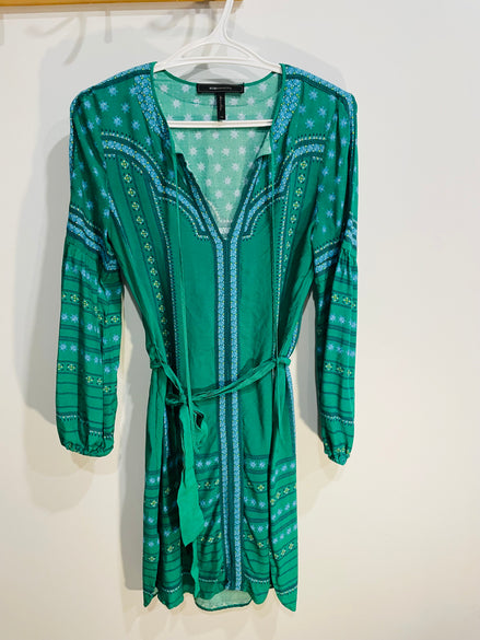 Robe verte avec fleurs et motifs bleus / BCBG MAXAZRIA / Taille XS