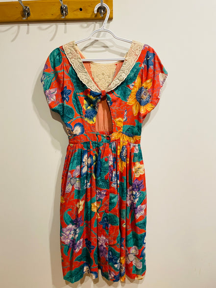 Robe fleurie vintage - col dentelle et dos ouvert - Taille Small