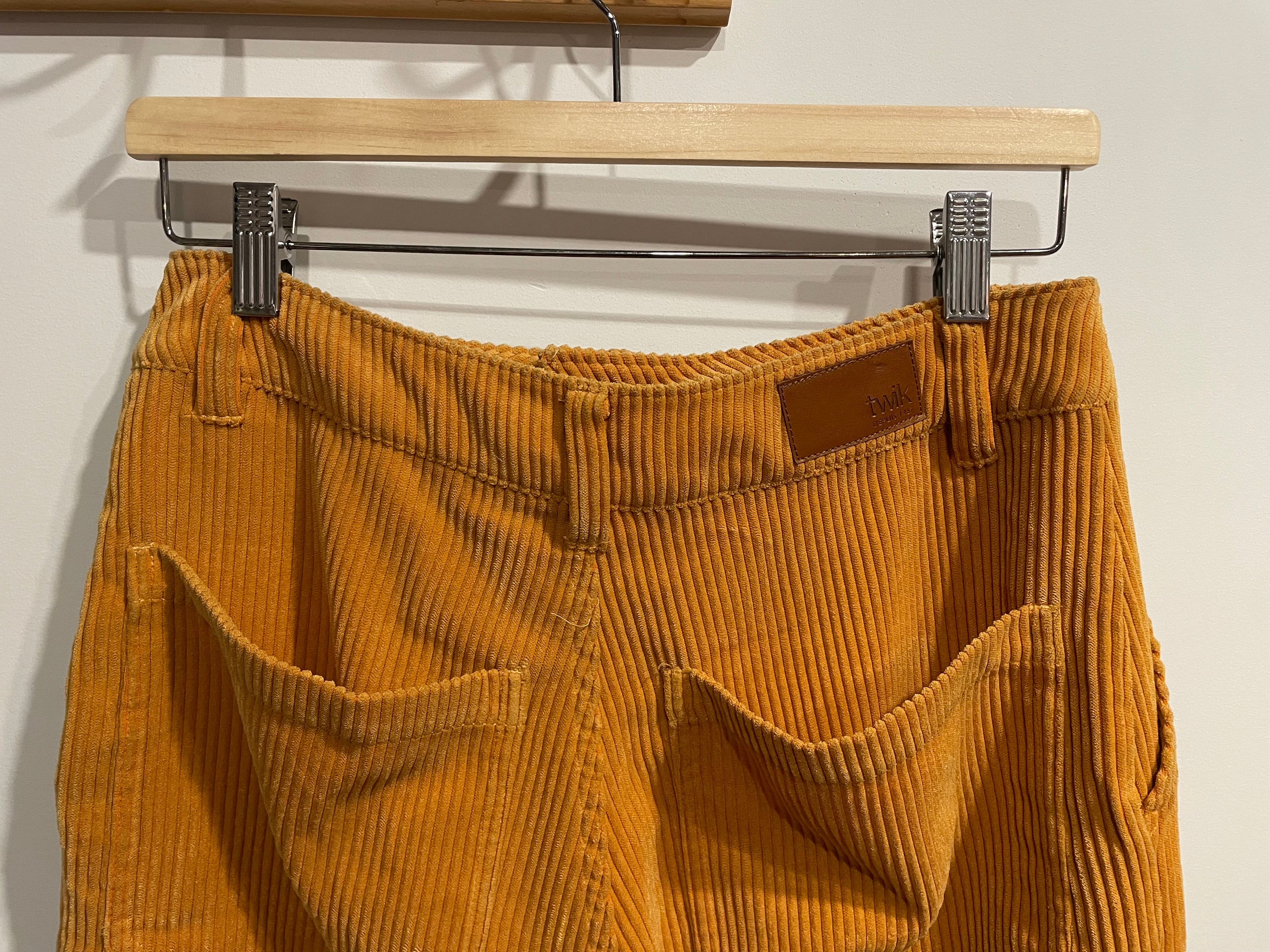 Pantalon jaune velour cordé - Twik - jambes larges - Taille Medium