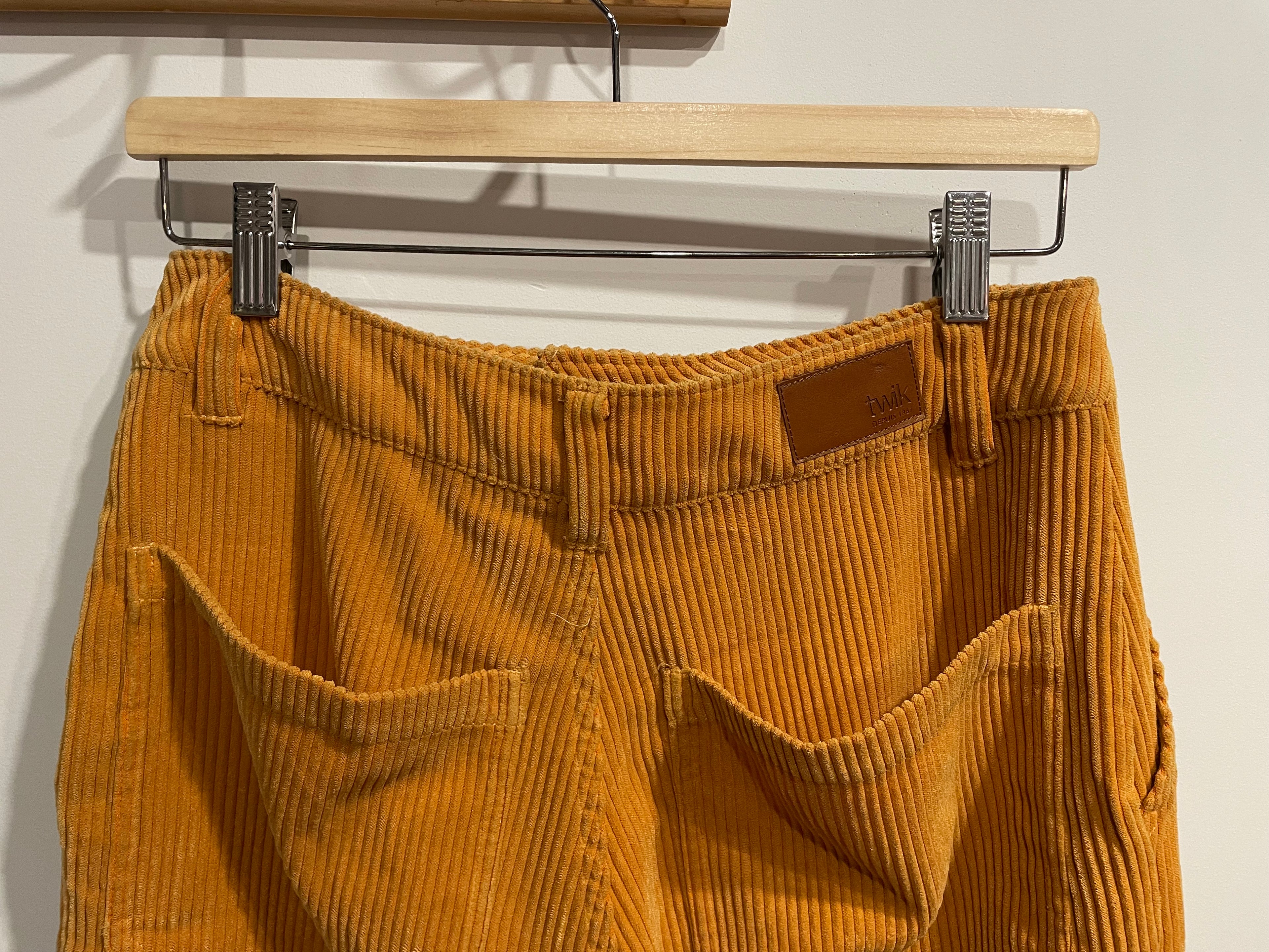 Pantalon jaune velour cordé - Twik - jambes larges - Taille Medium