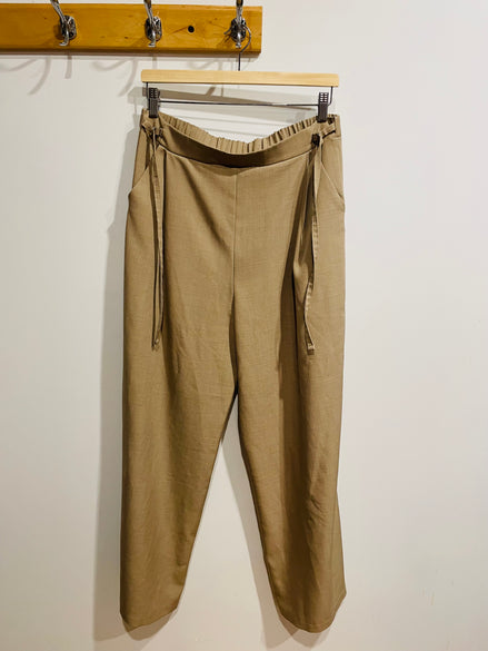 Lacey beige trousers - Daily Story