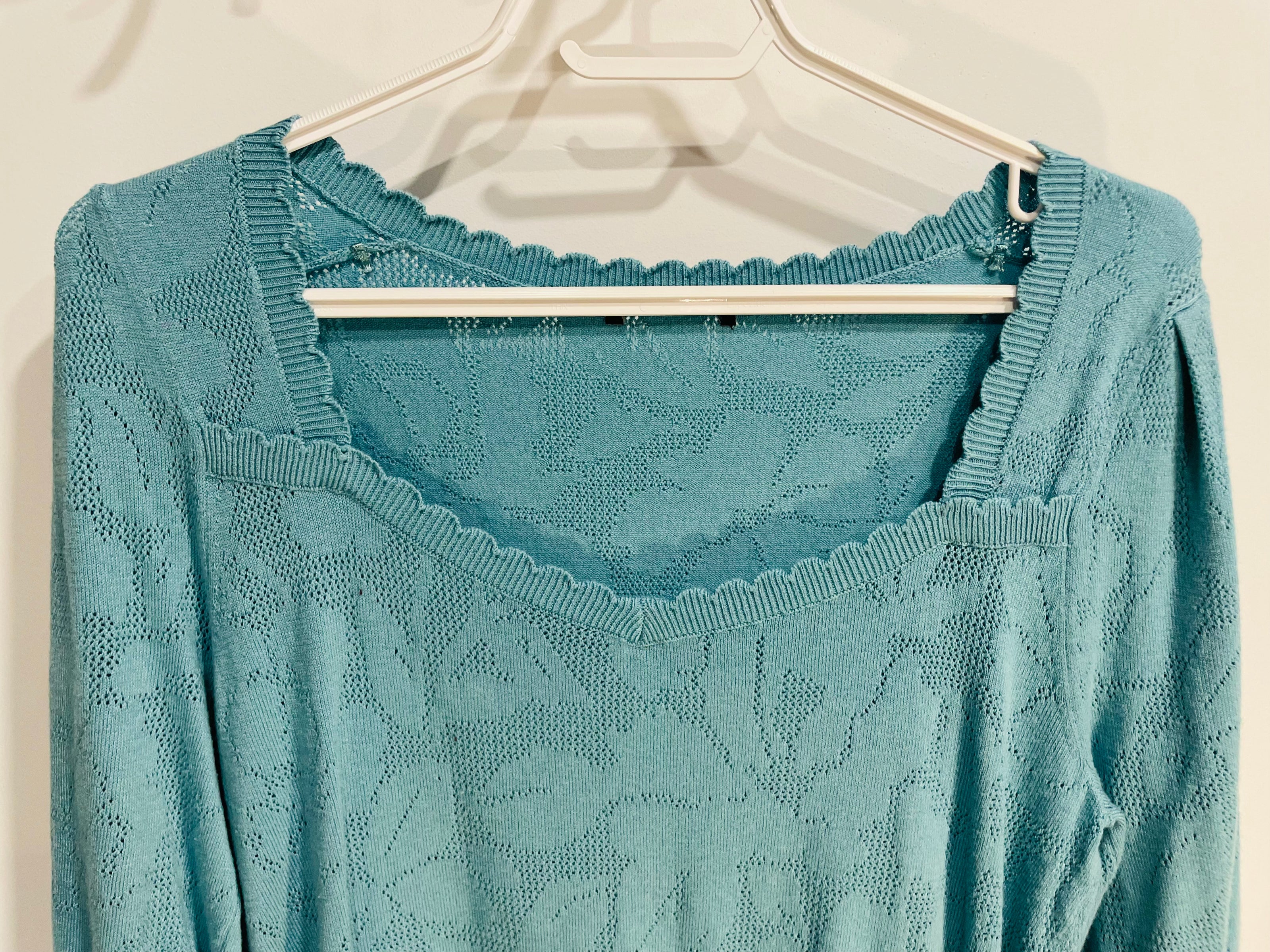Haut tricot bleu manches courtes / marque inconnue/ taille Small