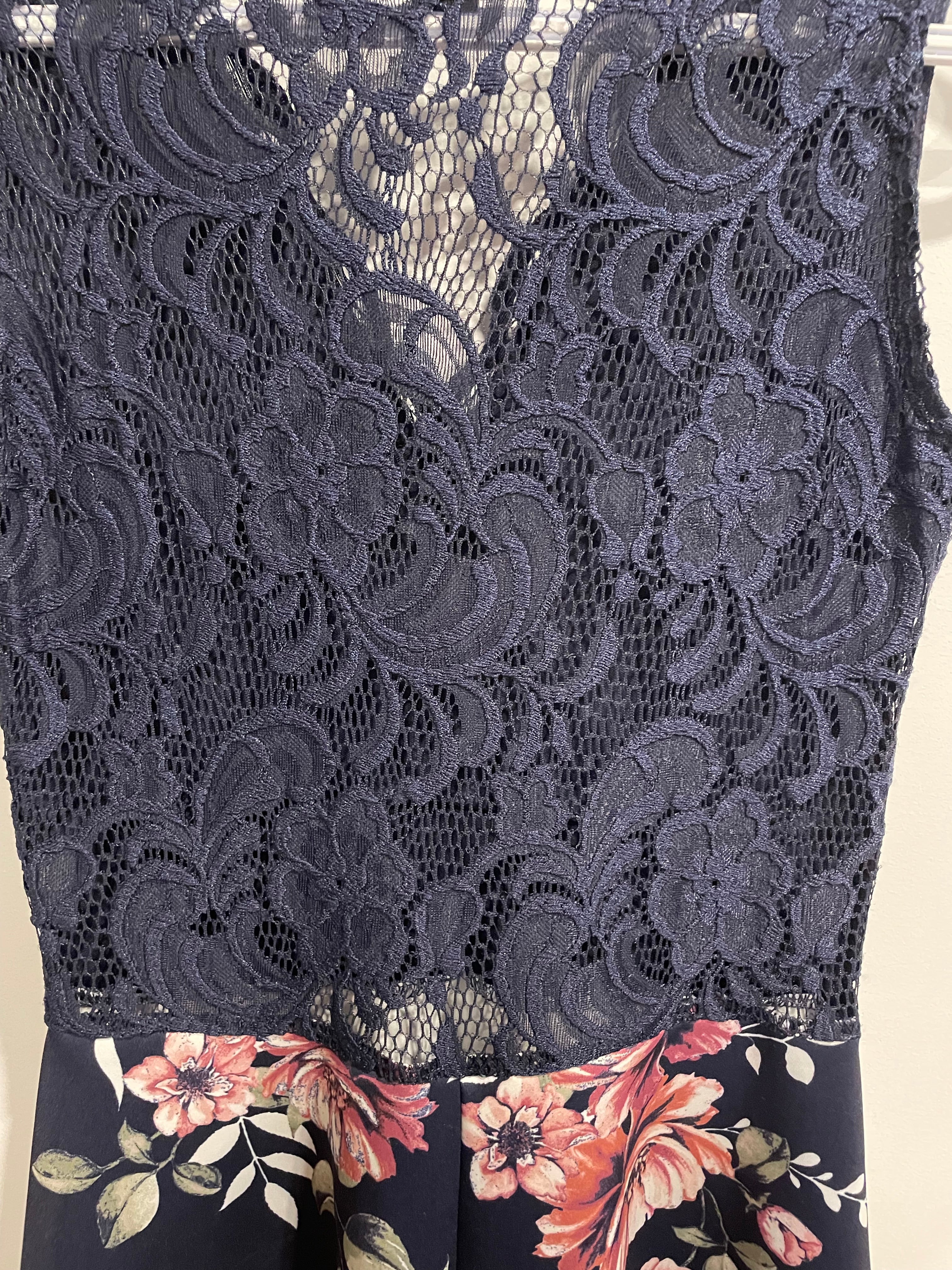 Robe courte fleurs & dentelles - Streetwear Society taille Small