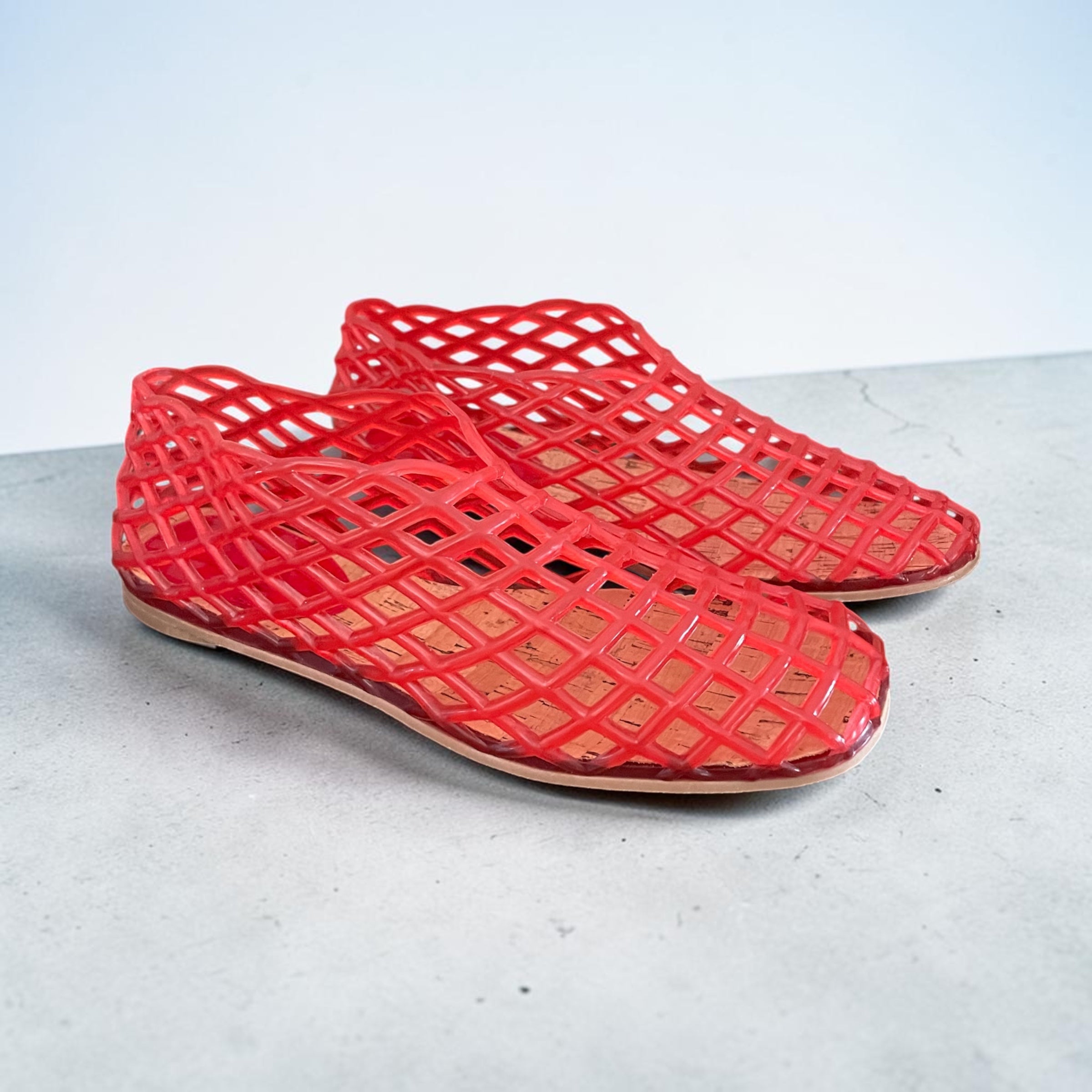 Souliers treillis plastique rouge / taille 7