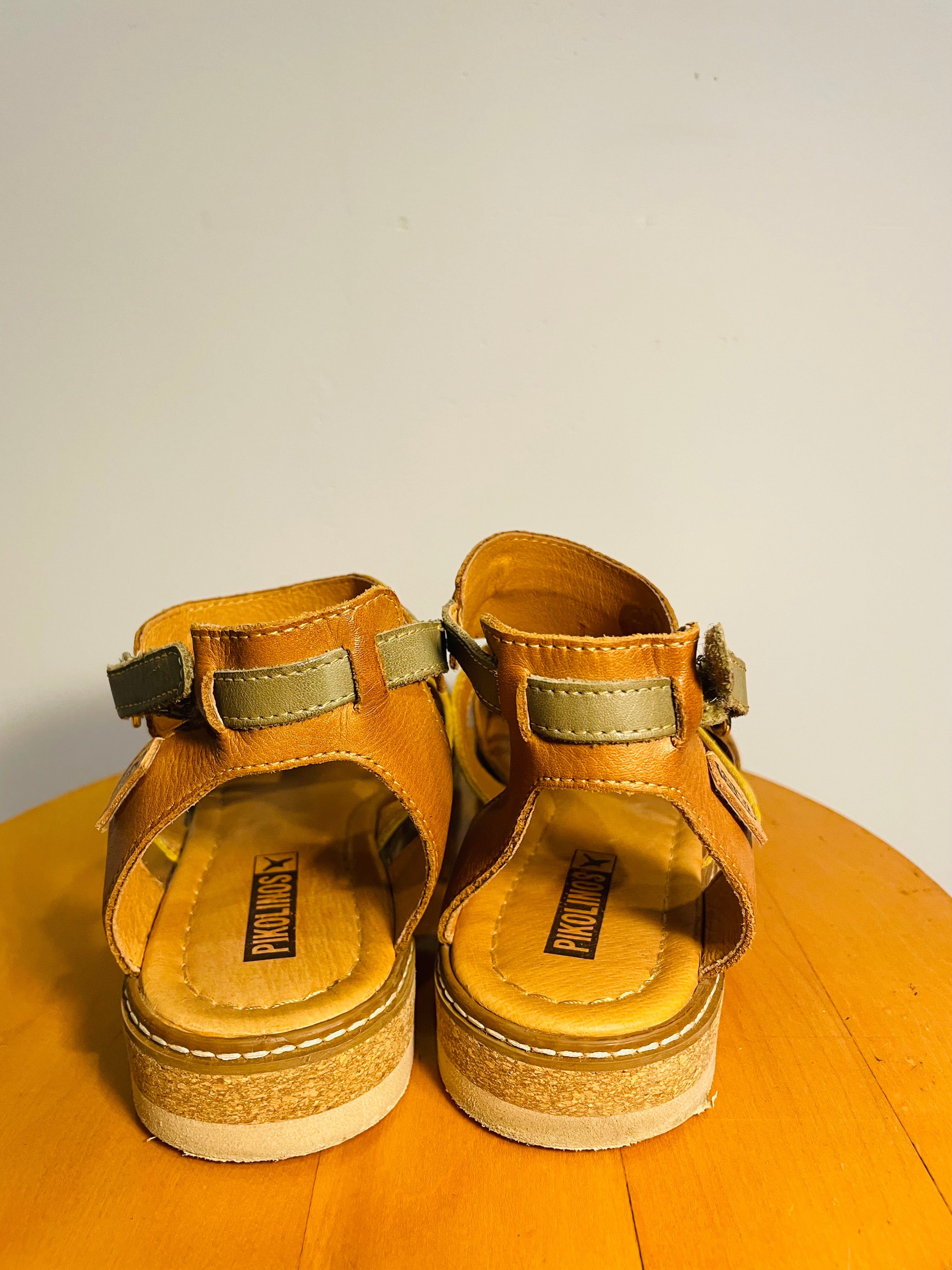 Sandales cuir beige et jaune / Pikolinos / taille 7 femme