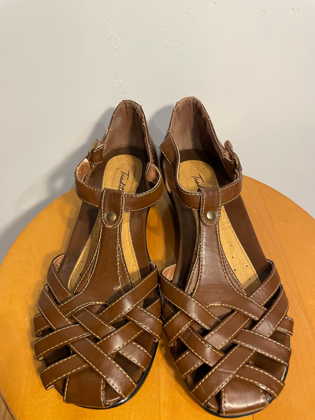 Sandales vintage en cuir / Tradition / taille 7 femme