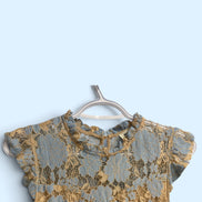 Robe courte, sans manches, bleue et beige, tissus dentelle/ Monteau / taille médium