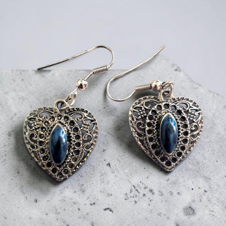 Boucles d’oreilles cœur et pierre bleue