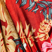 Jumpsuit Ananas Banana - rouge fleurie - col portefeuille et bretelles ajustables - taille Médium