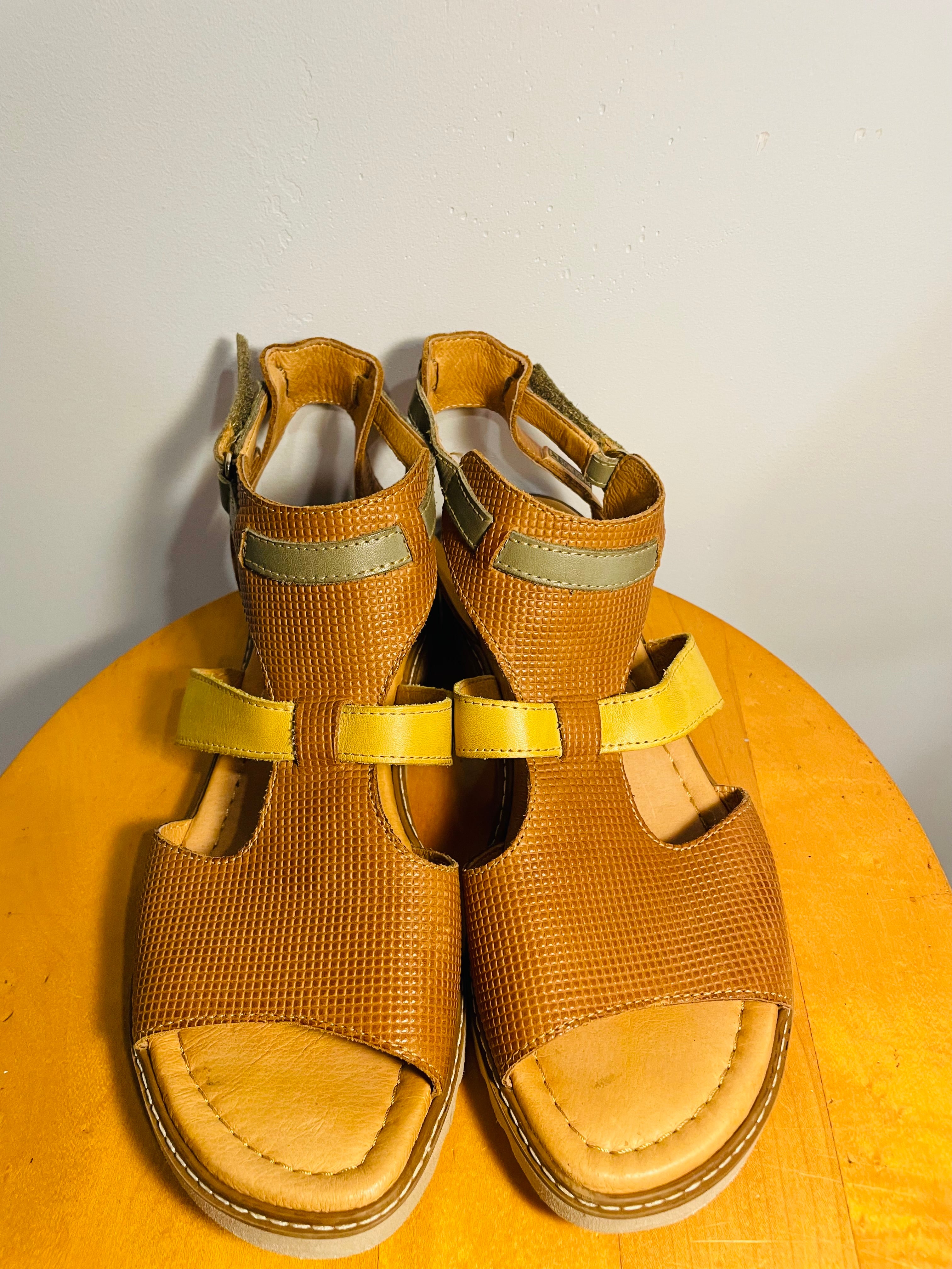 Sandales cuir beige et jaune / Pikolinos / taille 7 femme