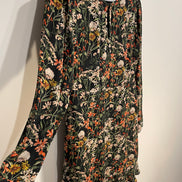 Robe noire et fleurie, courte, manches longues / Scotch & Soda / Taille small