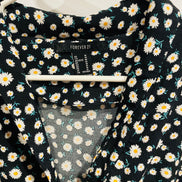 Robe courte col chemisier - fleurs de marguerite - Forever 21 - taille médium