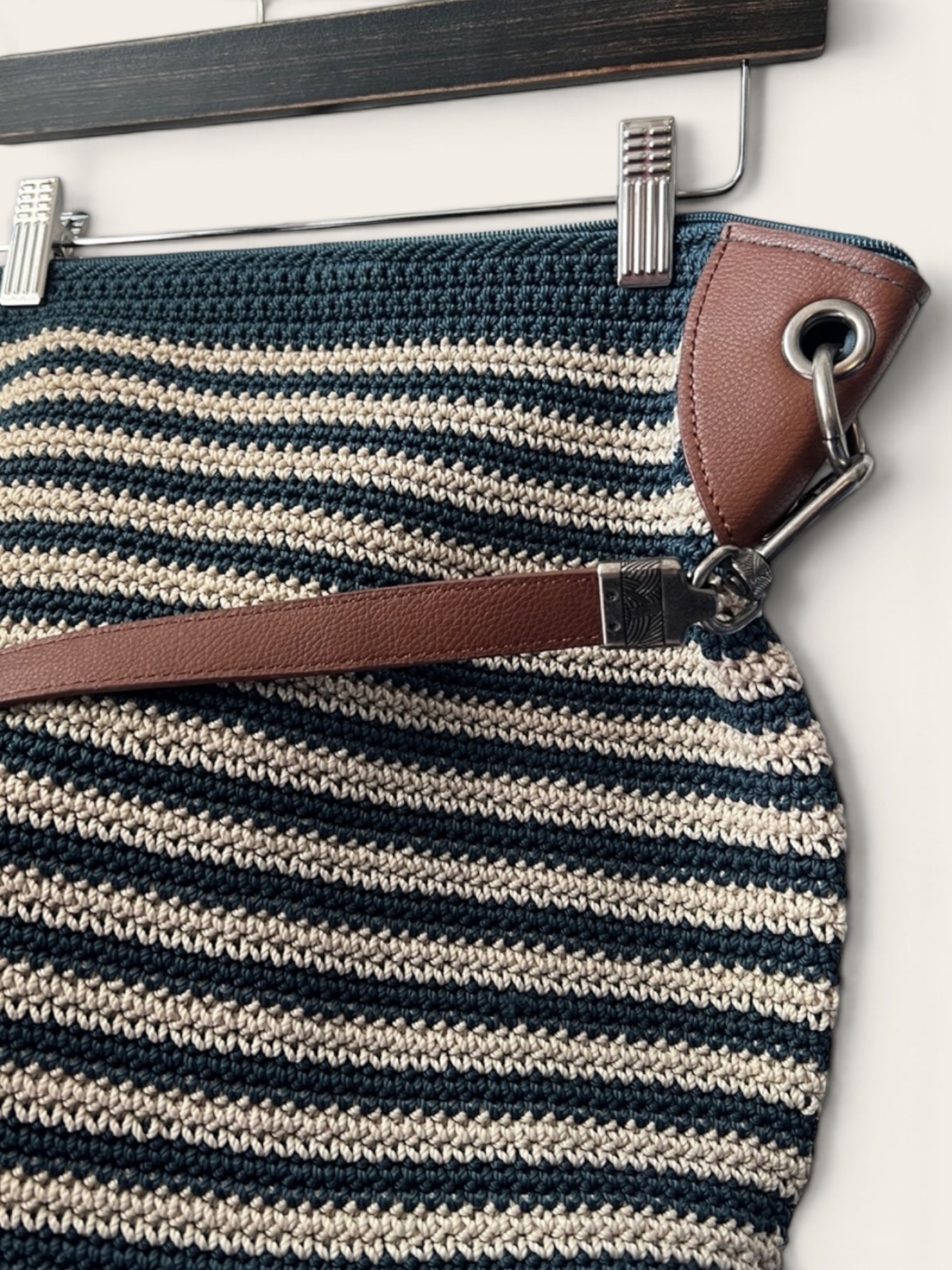 Sac tricot bleu et beige / The sak