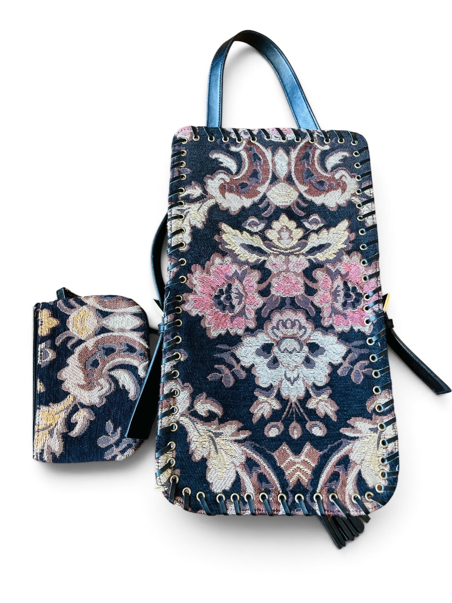Sac cuir noir et broderies