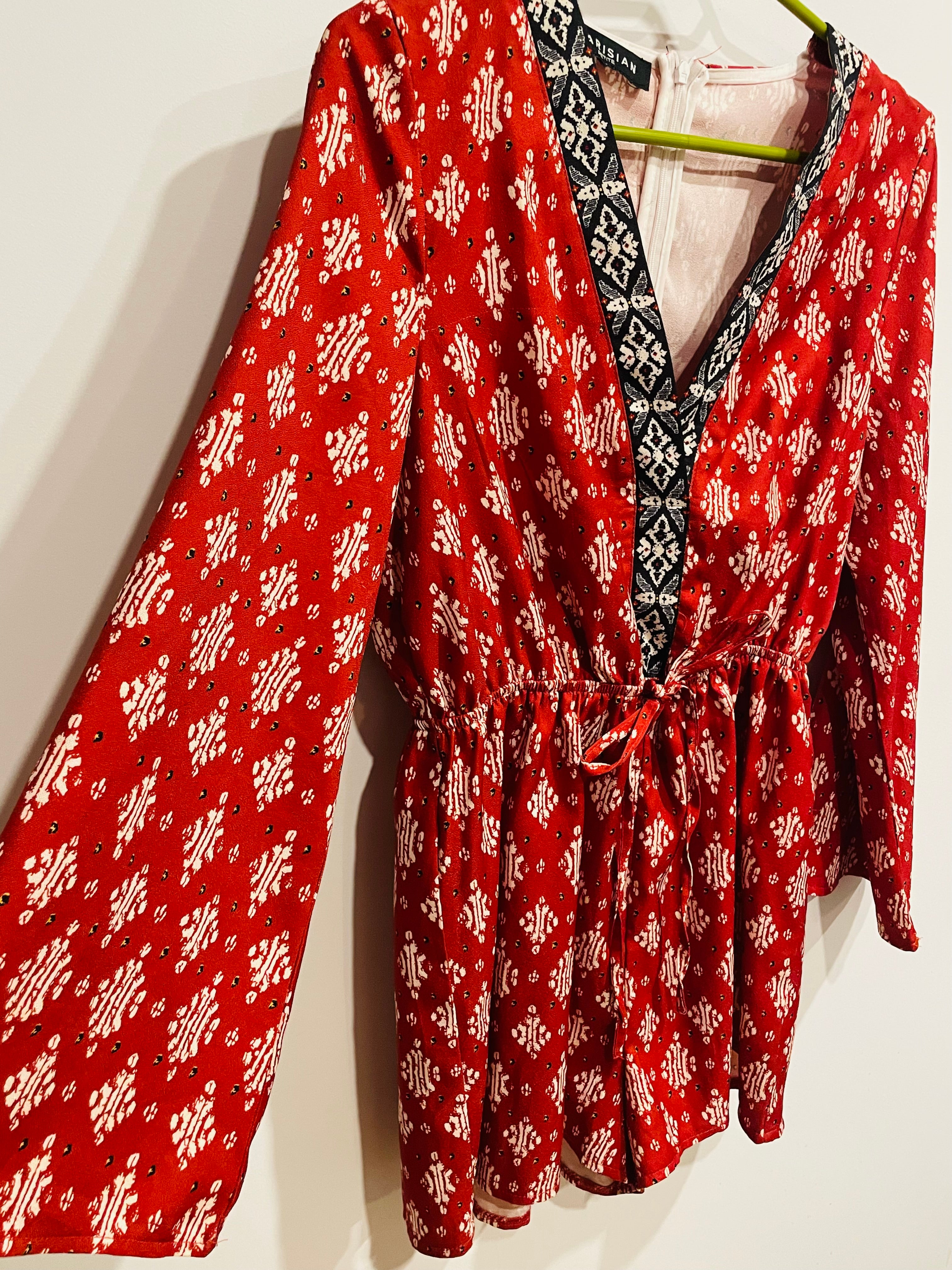 Jumpsuit rouge Parisian - imprimé géométrique - col V brodé - manches longues - Grandeur 12