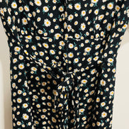 Robe courte col chemisier - fleurs de marguerite - Forever 21 - taille médium