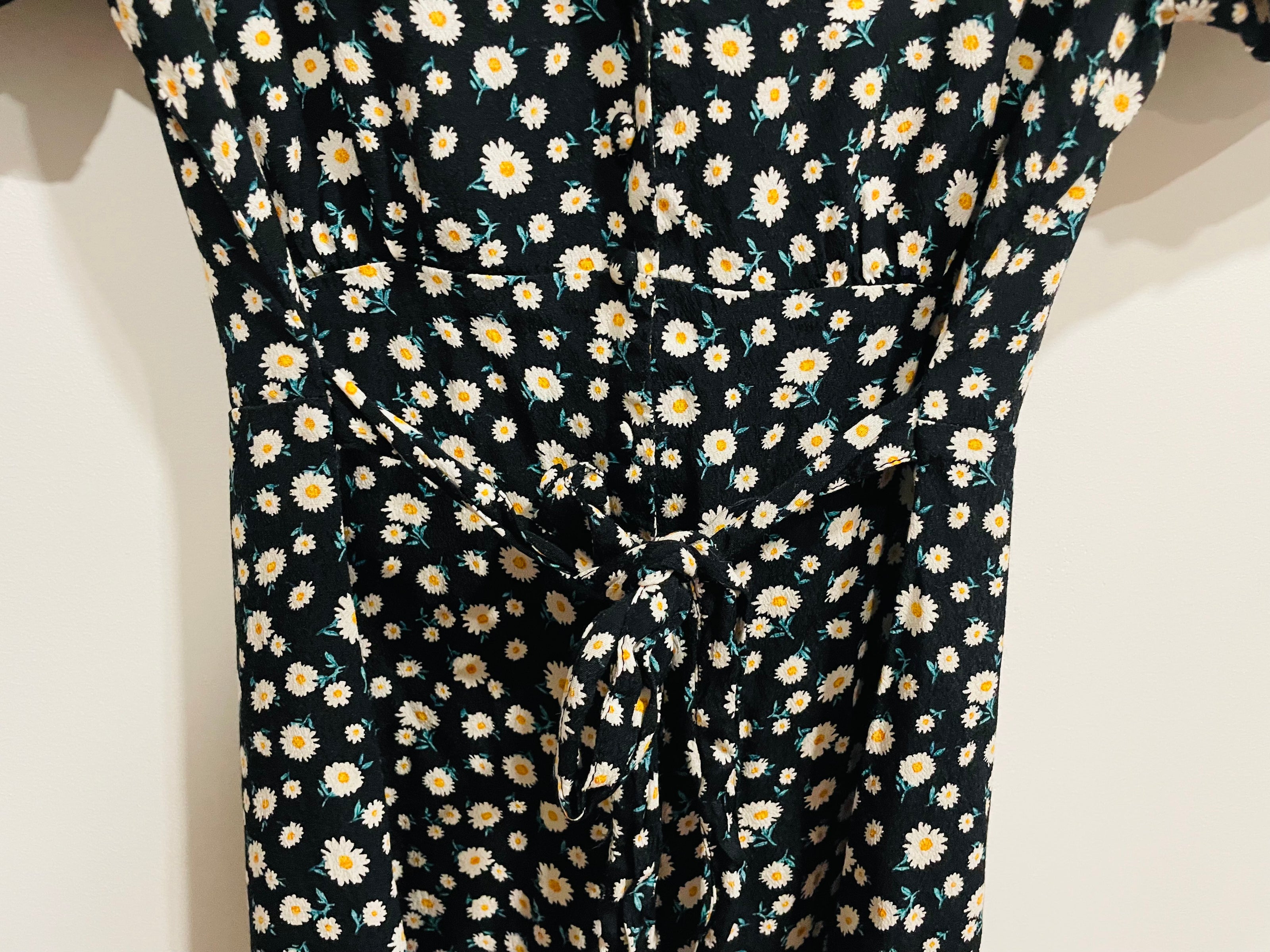 Robe courte col chemisier - fleurs de marguerite - Forever 21 - taille médium