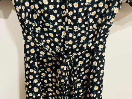 Robe courte col chemisier - fleurs de marguerite - Forever 21 - taille médium