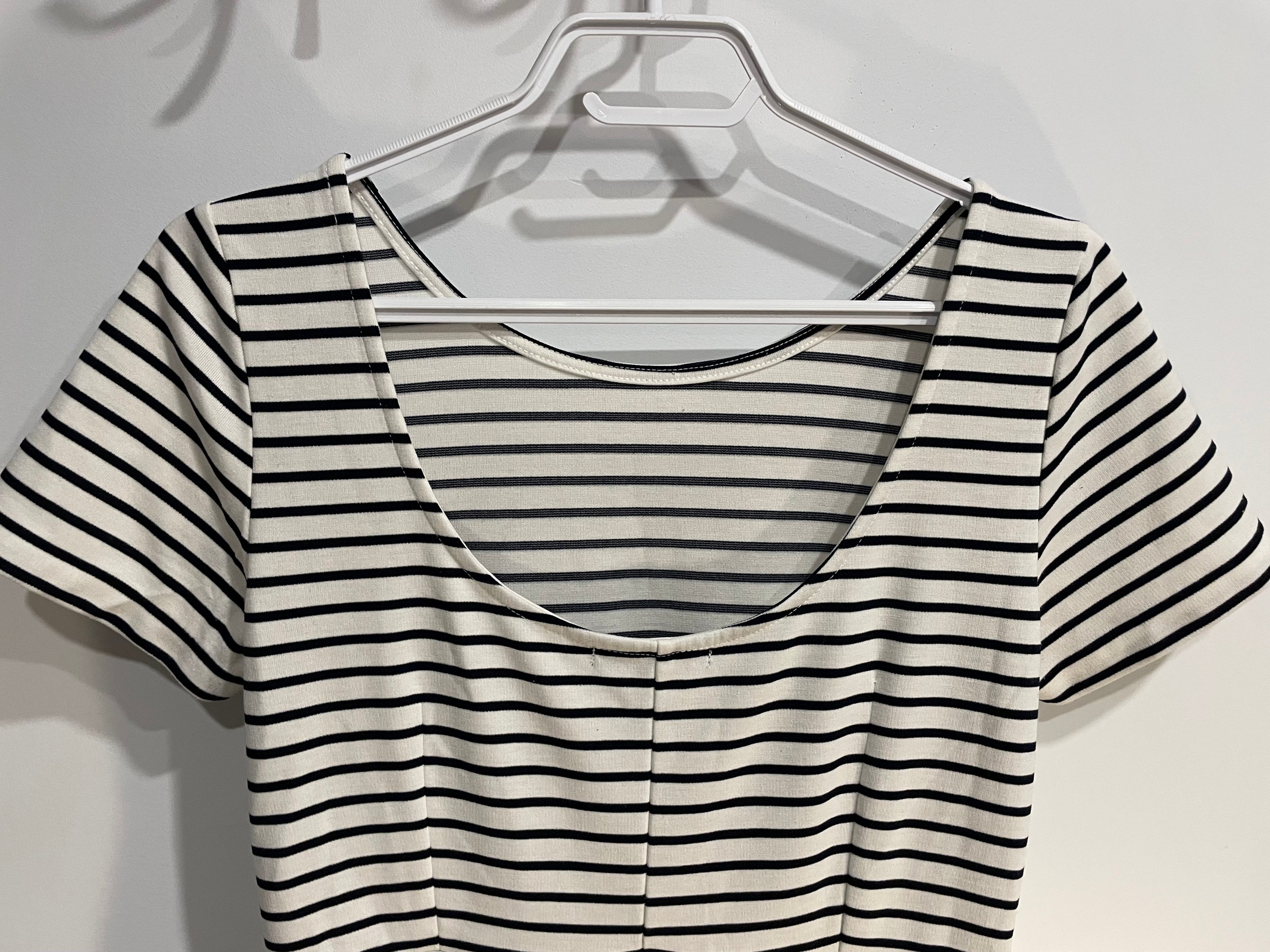 Robe rayée noire et blanche / Banana Republic / Taille 6p
