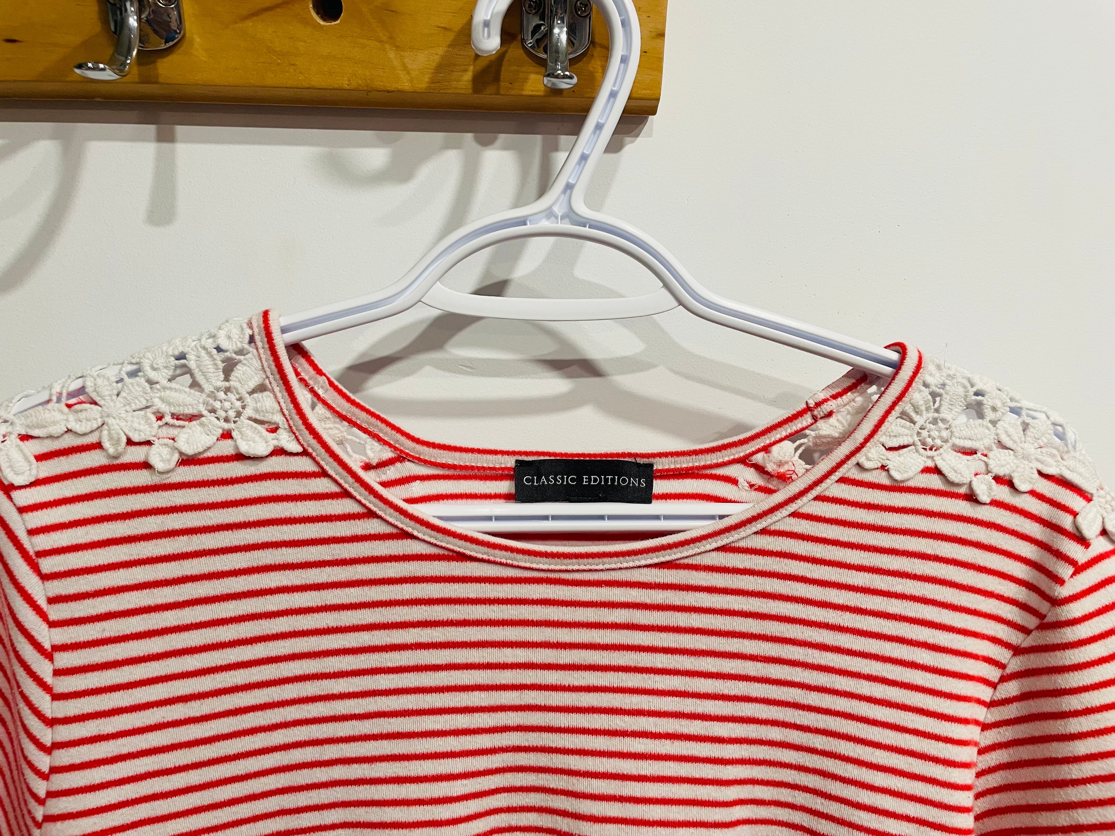 T shirt vintage rayé et manches dentelles / taille médium
