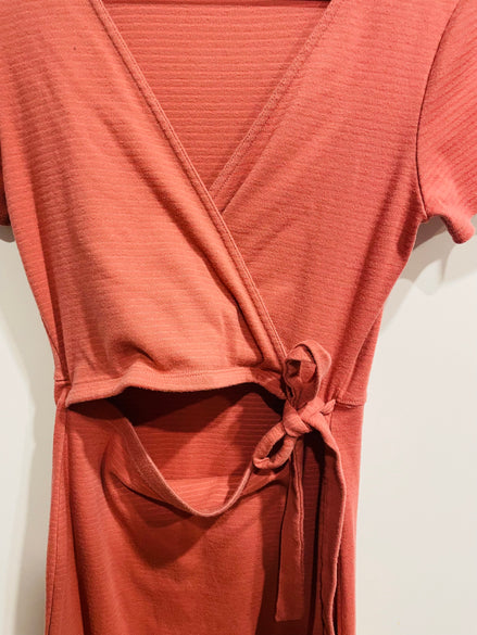 Robe rayée rose - ventre ouvert - Abercrombie & Fitch - Taille Medium