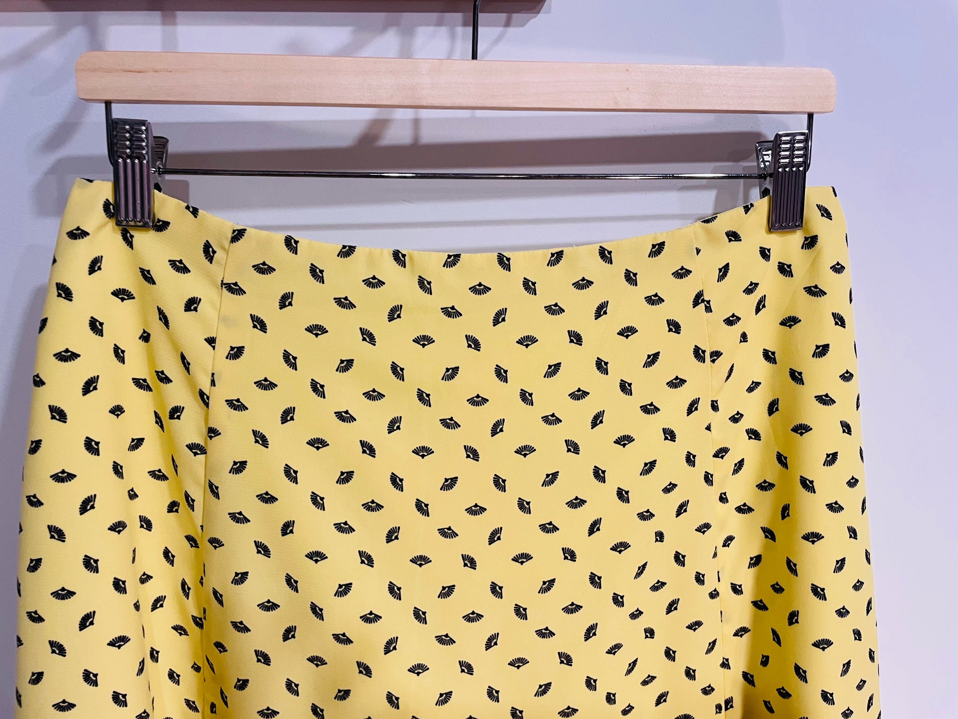 Jupe jaune coutre, motifs éventails  / Annie 50 / Taille medium à large