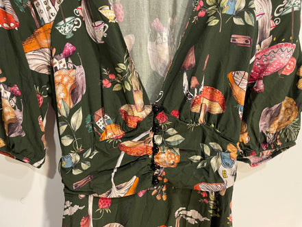 Robe verte motifs champignons, manches courtes bouffantes / Lez a Lez / Taille small
