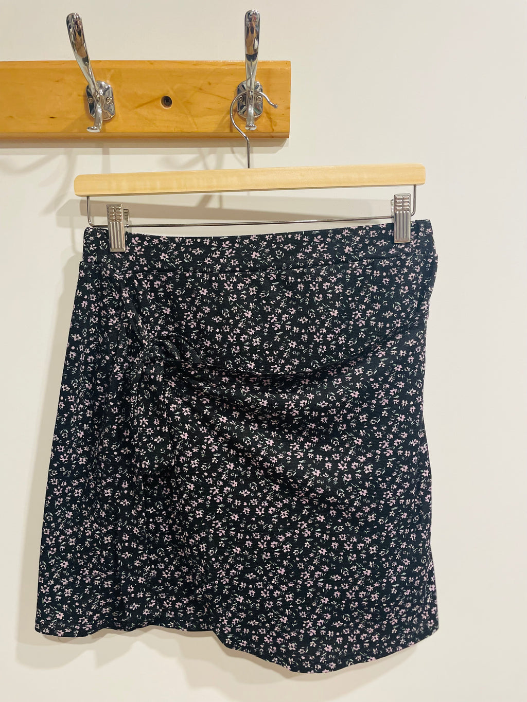 Jupe courte fleurie devant portefeuilles - Rachel - Taille medium