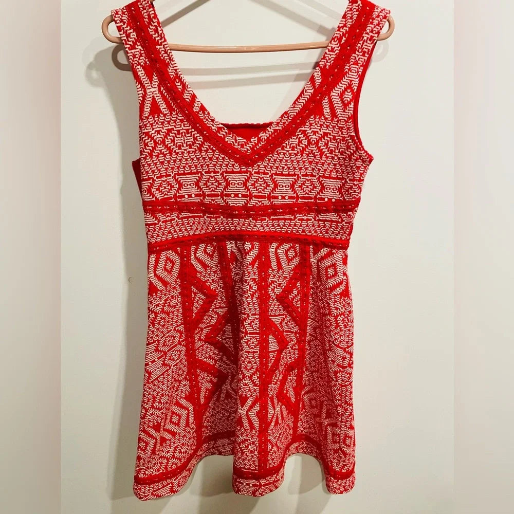 Short dress with red embroidery - Maeva